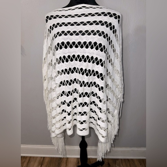 Do Everything In Love Cream Crocheted Poncho Overlay OSFM - Picture 1 of 4